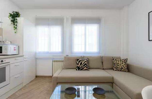 Artbel En Embajadores Apartamento